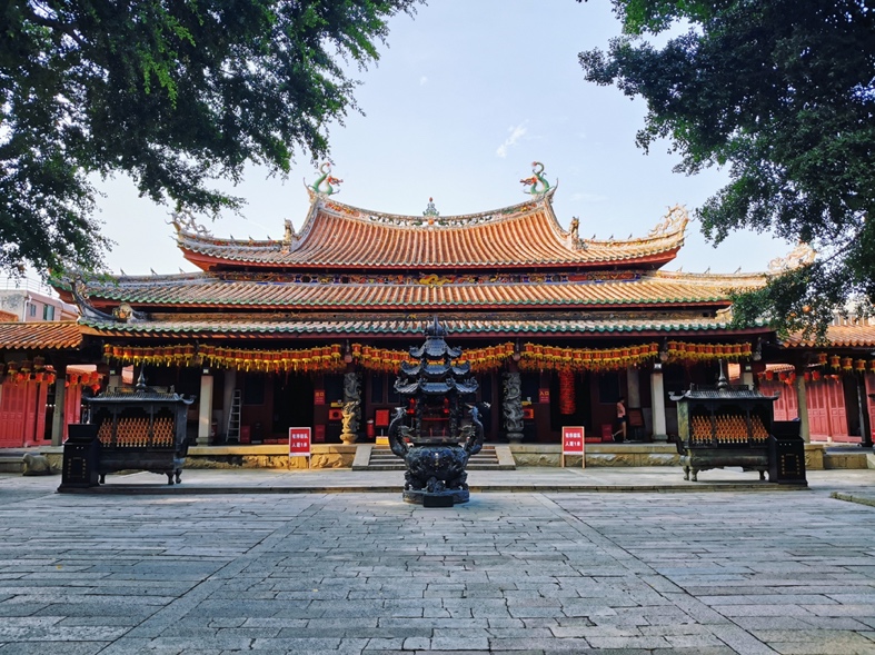 中国最大的妈祖庙，有800多年历史，香火旺盛没门票