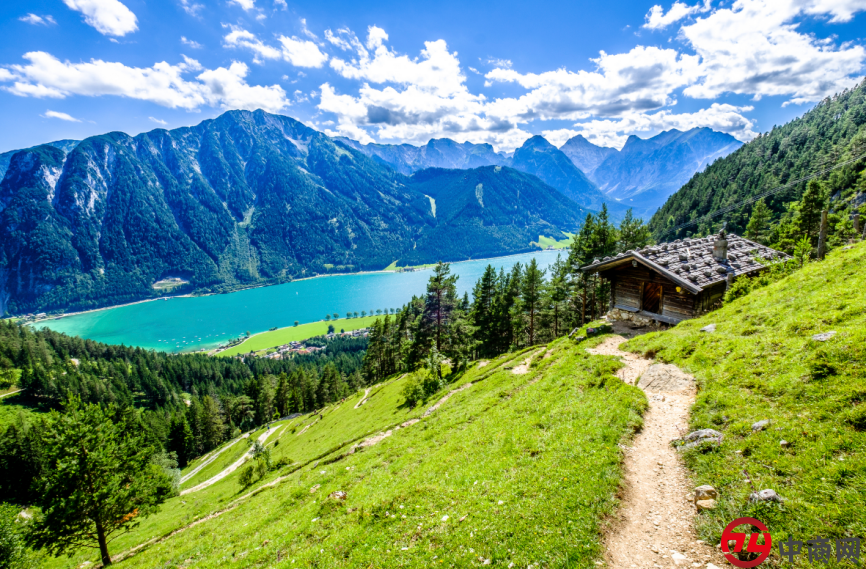 Booking.com缤客发布2021年可持续旅行报告：后疫情时代，绿色出行迎来关键转折点